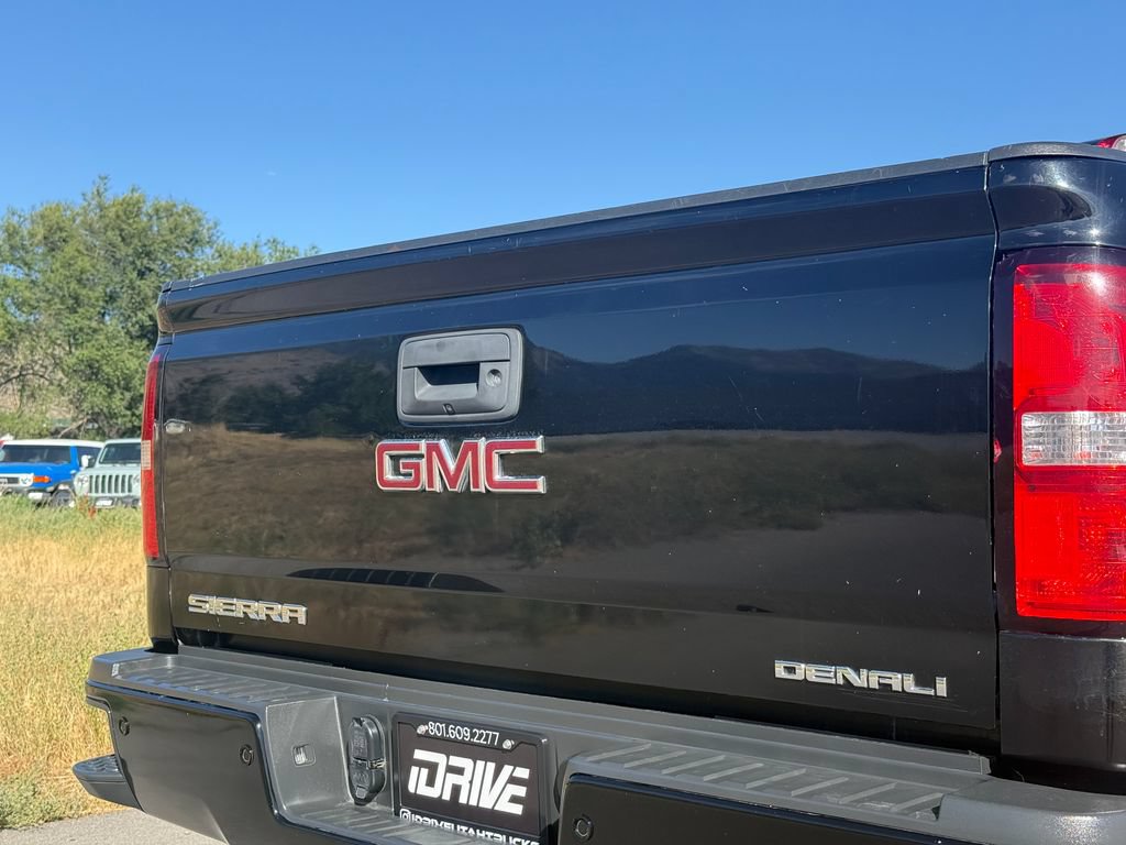 Used 2018 GMC Sierra 3500 Denali w/ Suspension Package, Off-Road AWD/4WD image 14