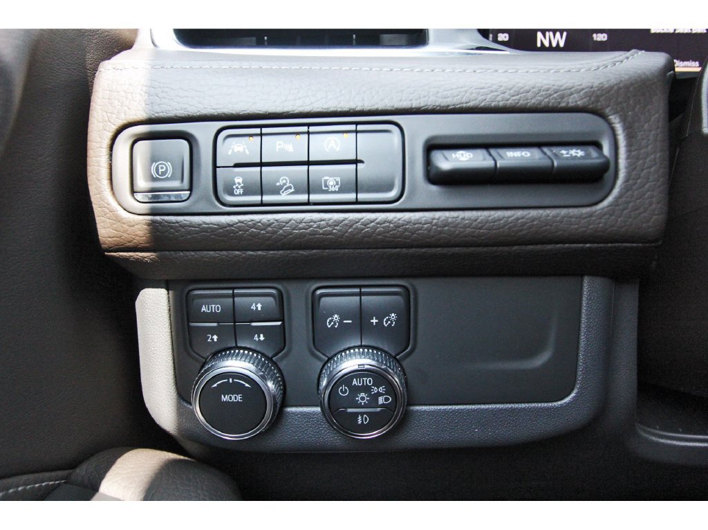 Used 2023 GMC Yukon Denali AWD/4WD image 19
