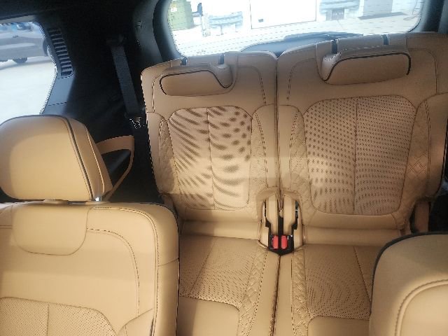 New 2026 Jeep Grand Cherokee L Summit w/ Rear Seat Video Group I AWD/4WD image 26