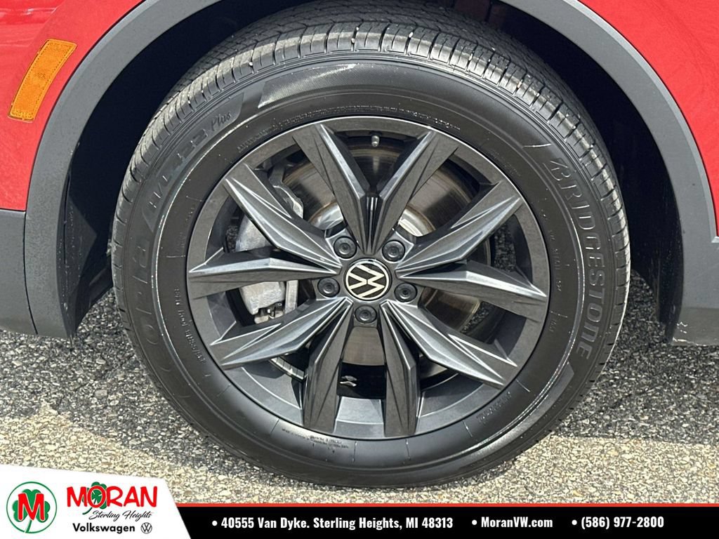 Certified 2024 Volkswagen Tiguan SE AWD/4WD image 8