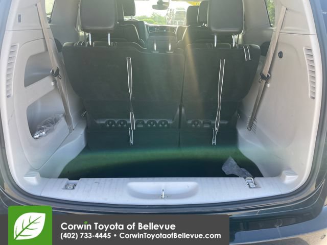 Used 2024 Chrysler Pacifica Touring-L FWD image 29