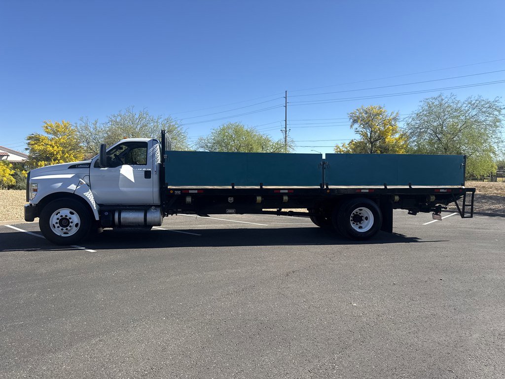 Used 2017 Ford F650 SUPER DUTY RWD image 2