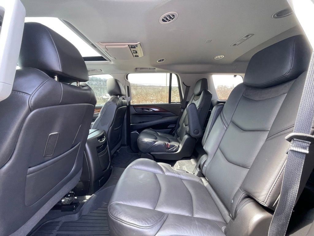 Certified 2020 Cadillac Escalade Luxury w/ Escalade Sport Edition image 25