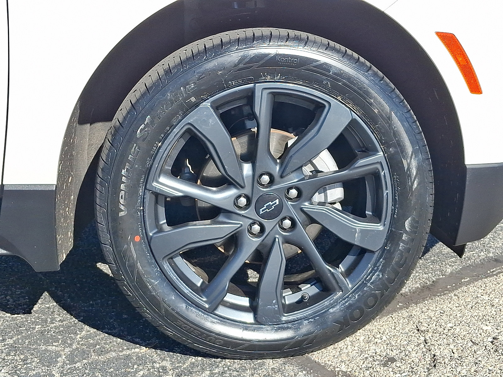 Certified 2022 Chevrolet Equinox RS w/ Infotainment Package image 9