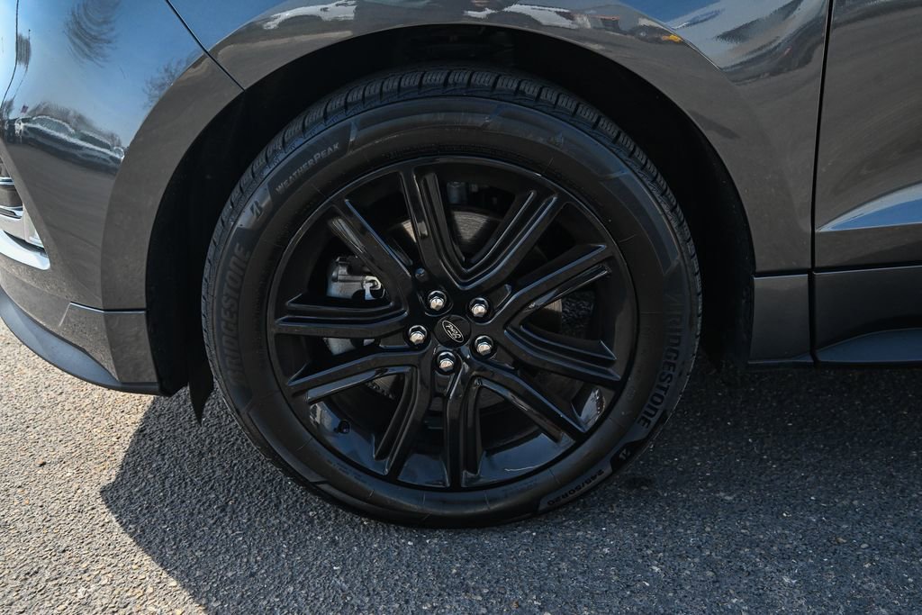 Used 2020 Ford Edge ST-Line w/ Cold Weather Package image 12