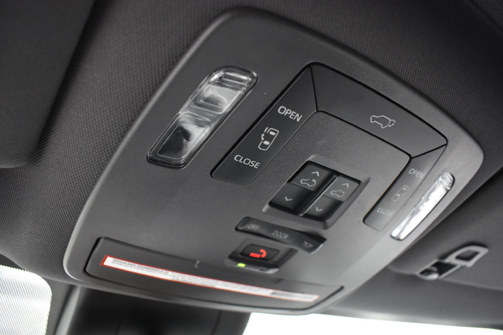 Used 2021 Toyota Sienna XSE AWD/4WD image 31