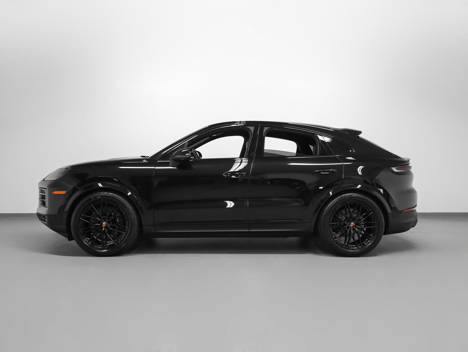 New 2026 Porsche Cayenne Coupe AWD/4WD image 2