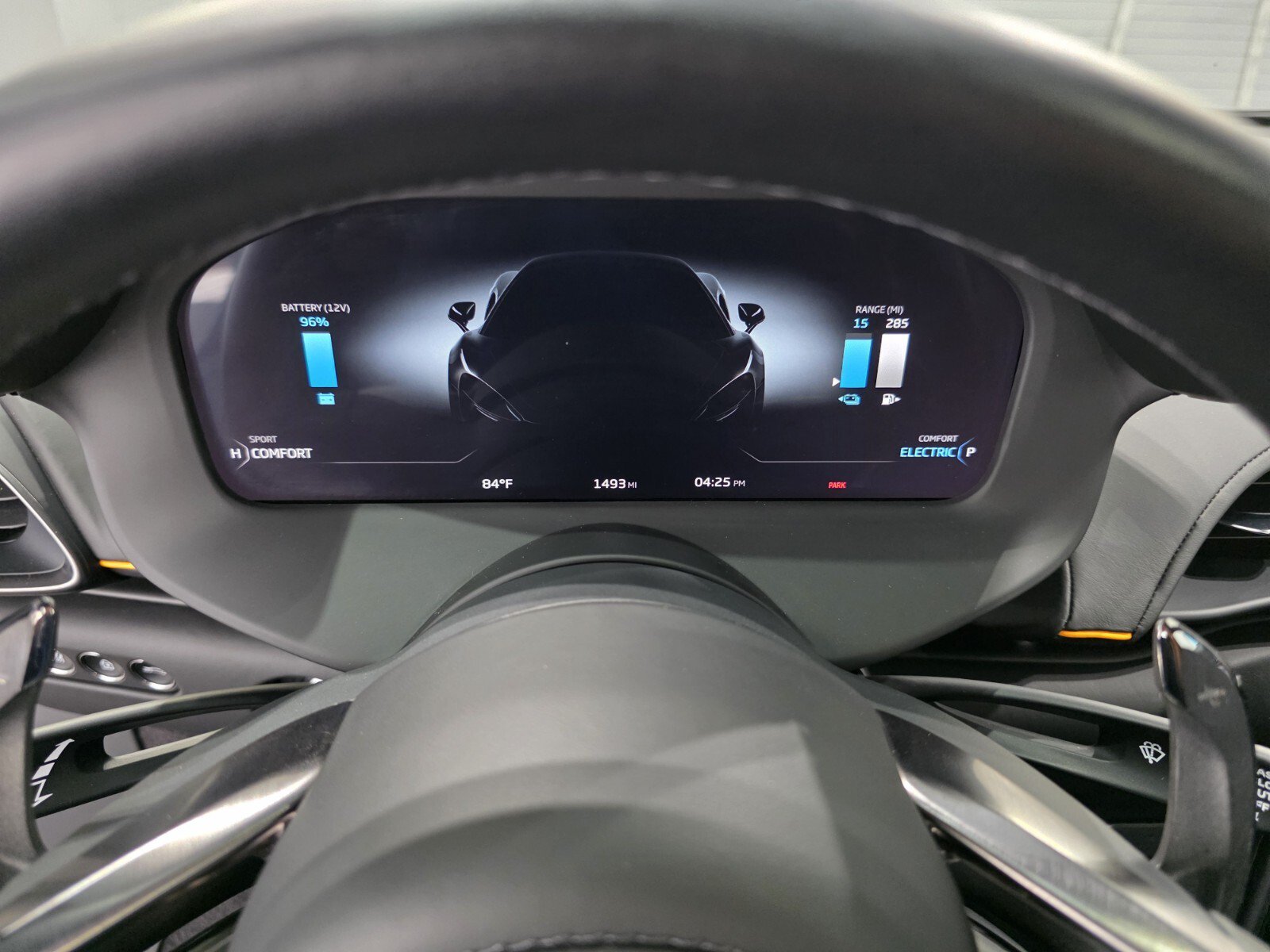 Used 2023 McLaren Artura RWD image 9