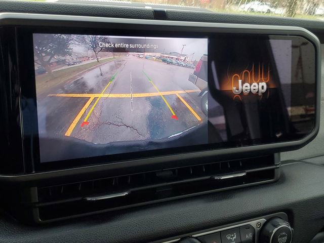 Used 2025 Jeep Wrangler Sport AWD/4WD image 21