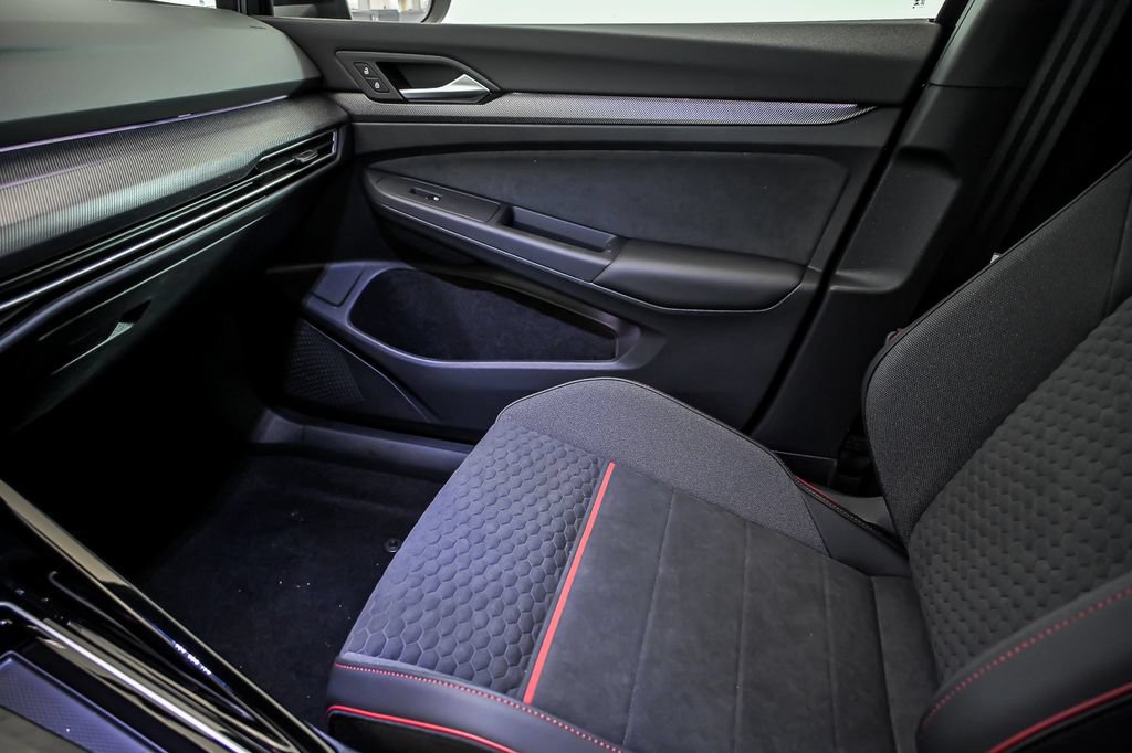 New 2026 Volkswagen GTI SE FWD image 18