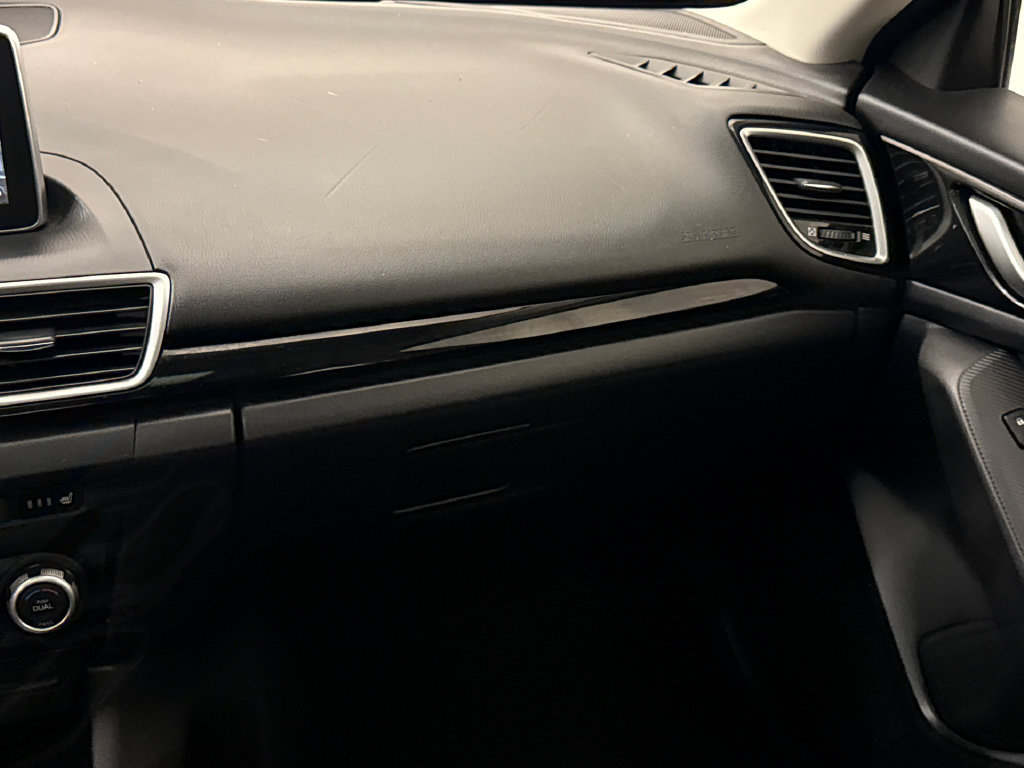 Used 2015 MAZDA MAZDA3 i Grand Touring w/ Appearance Package FWD image 16
