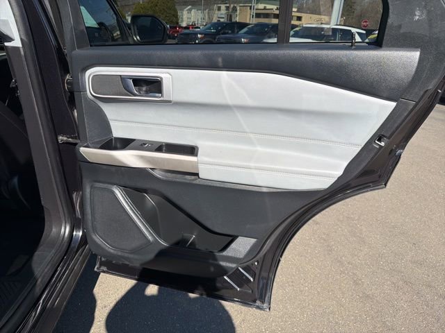 Used 2023 Ford Explorer XLT w/ Equipment Group 202A AWD/4WD image 27