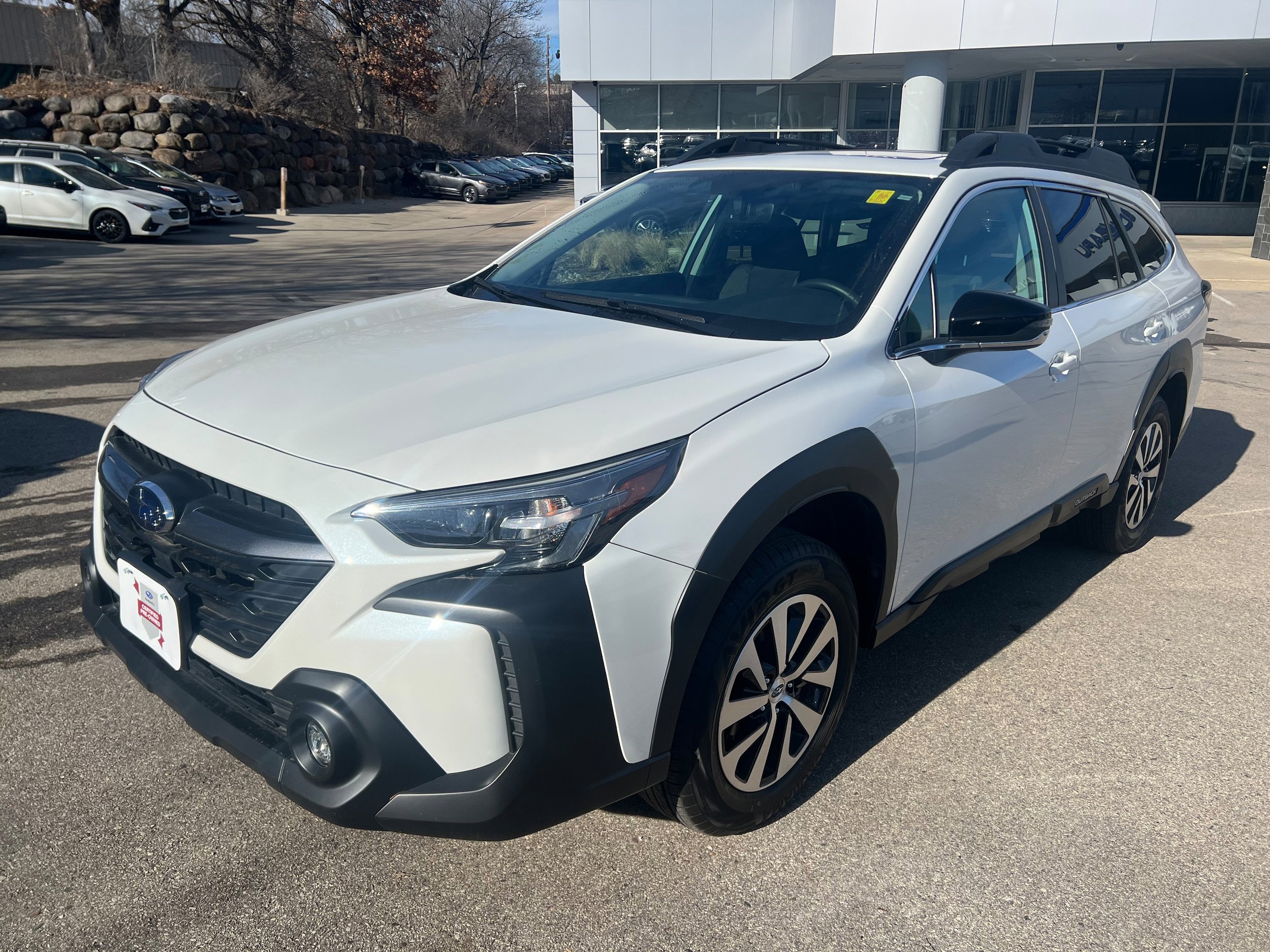 Certified 2025 Subaru Outback Premium image 3