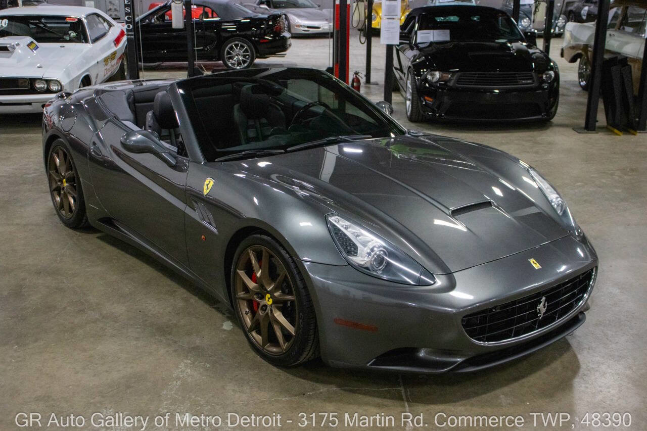 Used 2010 Ferrari California RWD image 10