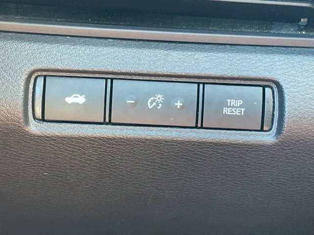 Used 2025 Nissan Altima 2.5 SR w/ SR Premium Package FWD image 34