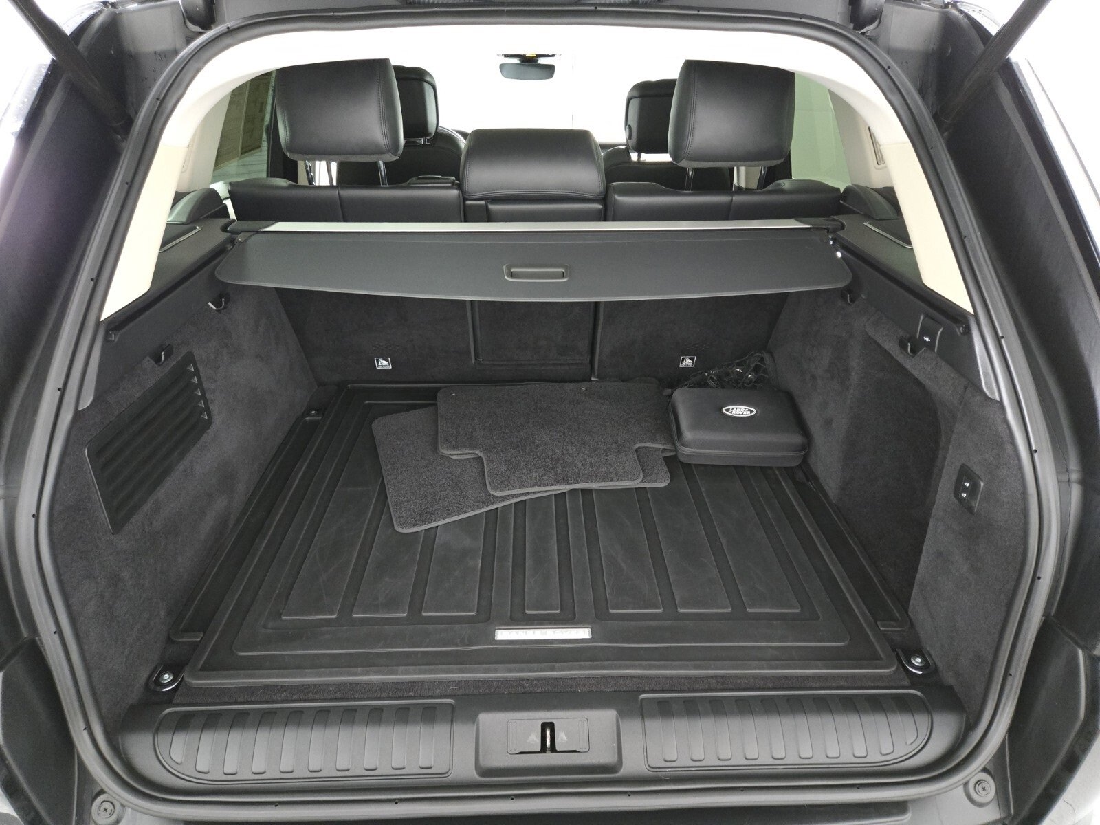 Used 2022 Land Rover Range Rover Sport HSE Silver Edition image 14