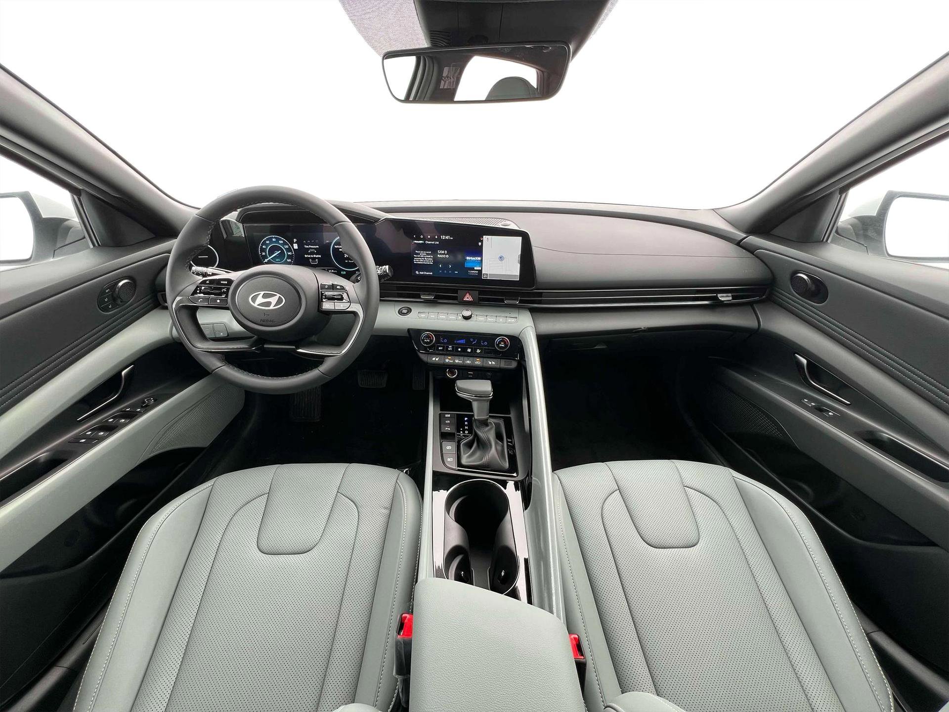 New 2025 Hyundai Elantra Limited image 13