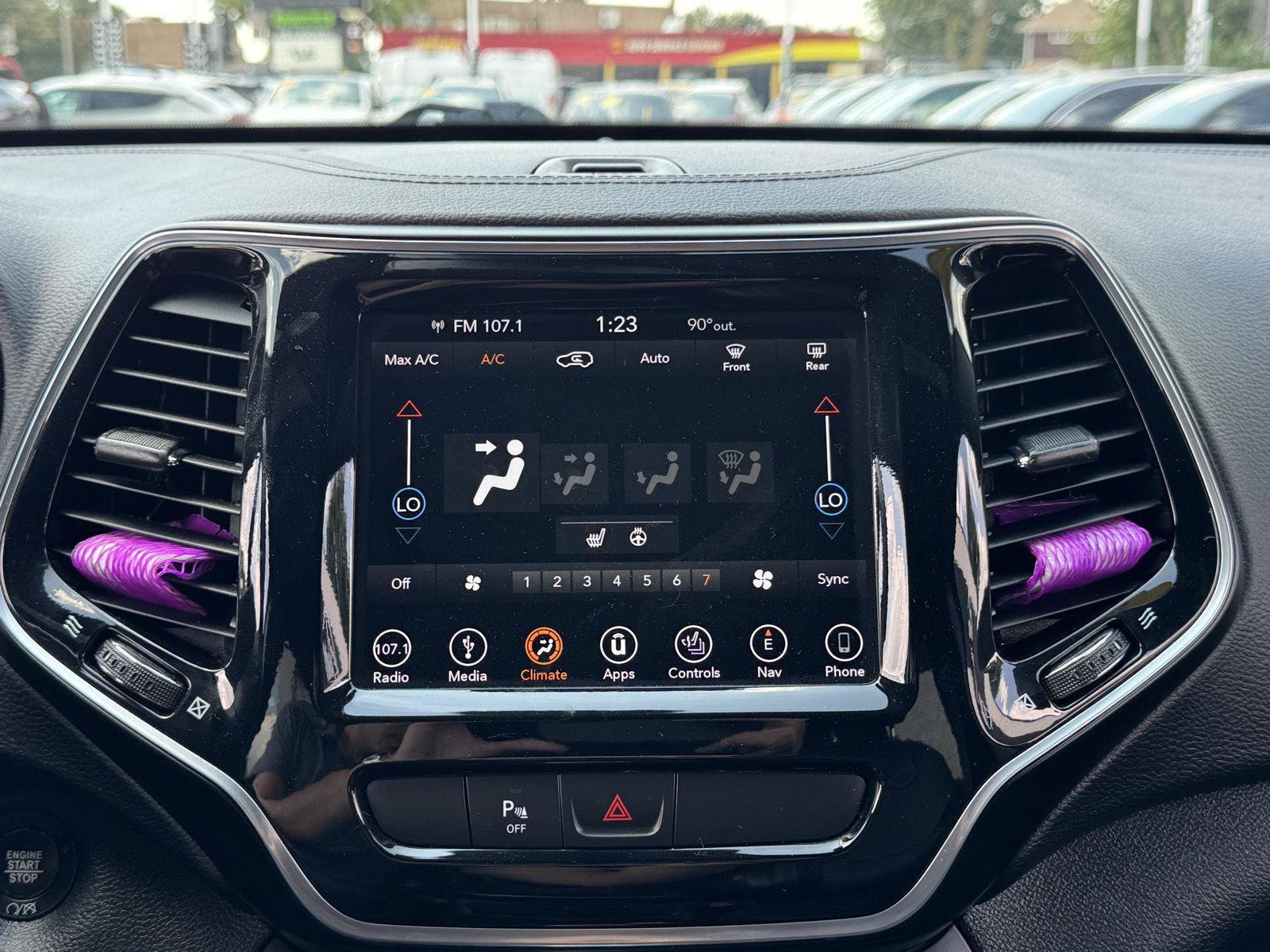 Used 2019 Jeep Cherokee High Altitude AWD/4WD image 28