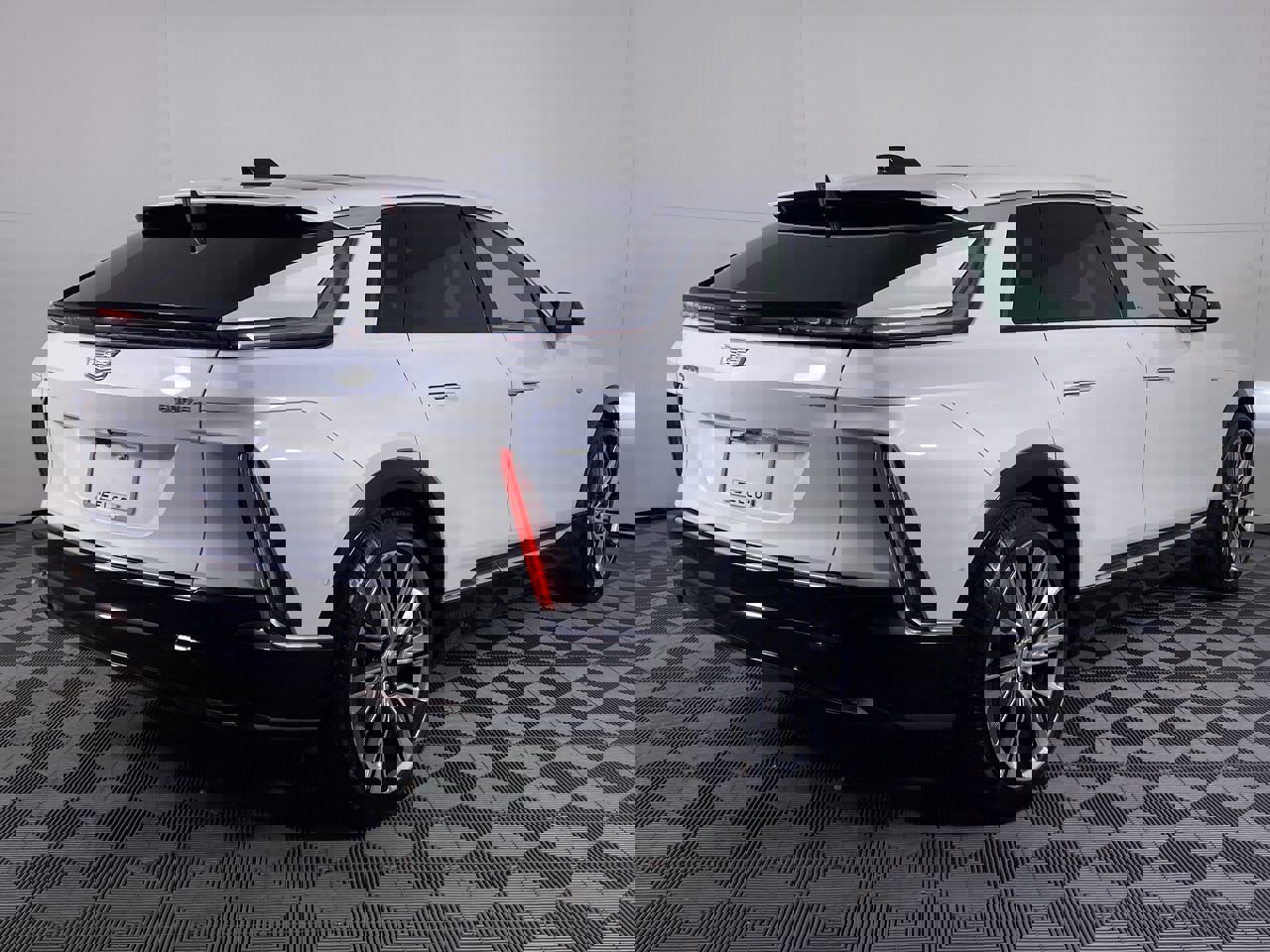 Certified 2024 Cadillac Lyriq Luxury w/ Nappa Leather Package image 20