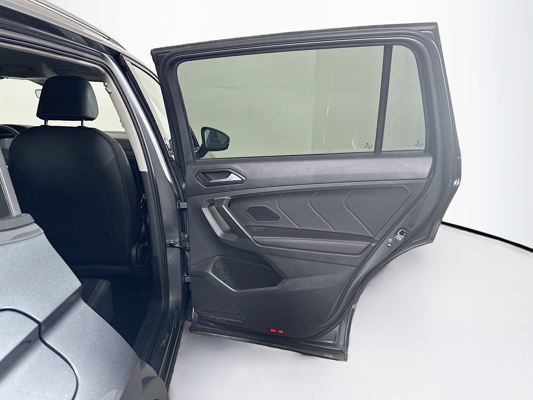 Used 2024 Volkswagen Tiguan Wolfsburg Edition image 30