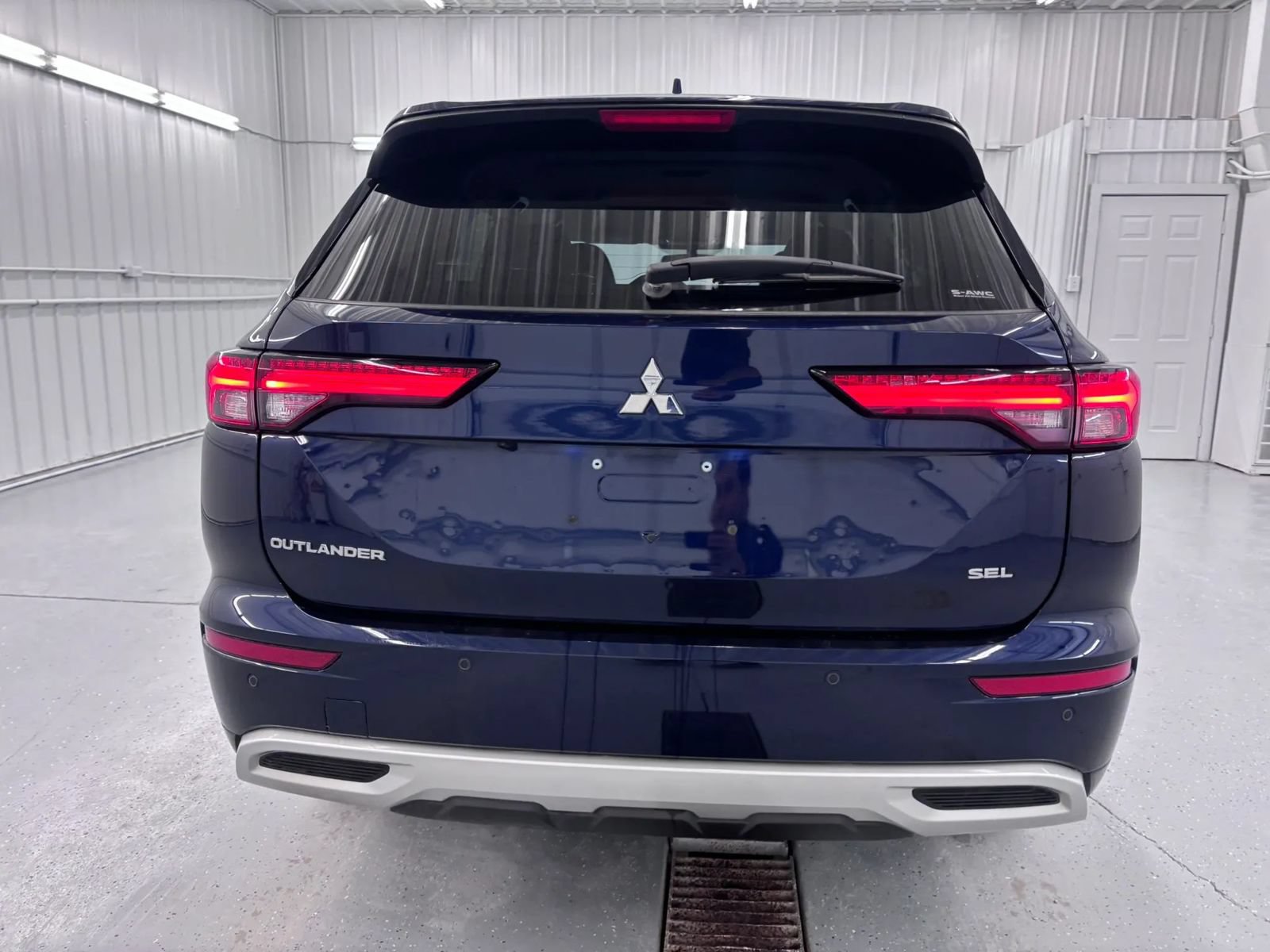 Used 2024 Mitsubishi Outlander SEL AWD/4WD image 6