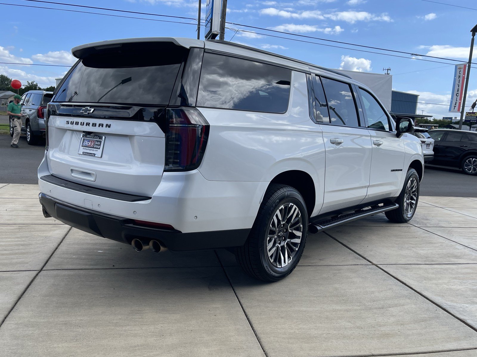 Used 2025 Chevrolet Suburban Z71 AWD/4WD image 5
