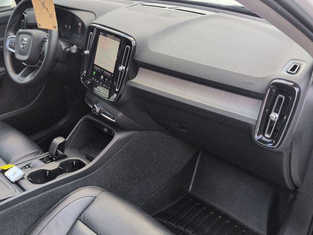 Used 2024 Volvo XC40 B5 Core AWD/4WD image 31