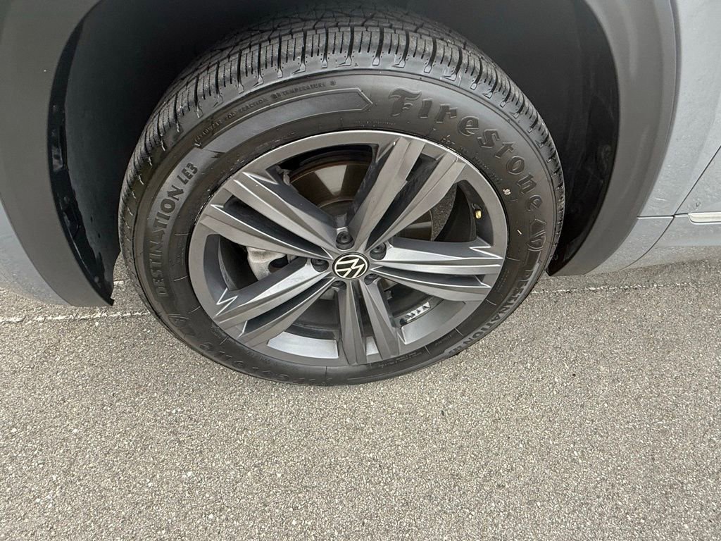 Used 2021 Volkswagen Atlas Cross Sport SE image 33