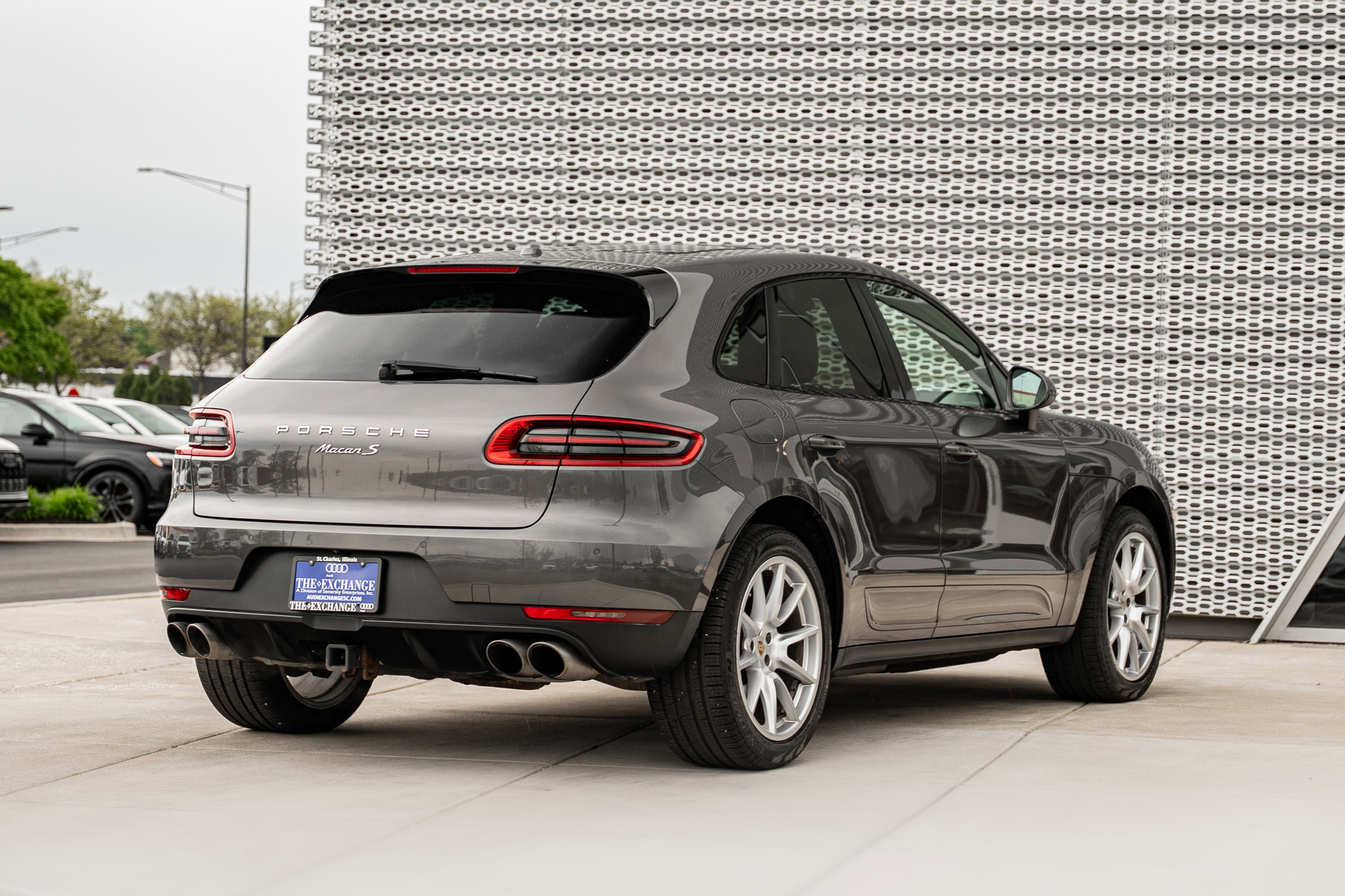Used 2015 Porsche Macan S AWD/4WD image 4