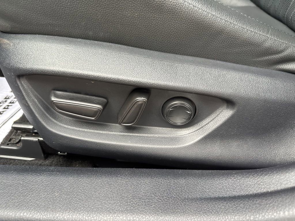 Used 2025 Toyota Camry XSE w/ Premium Plus Package image 18