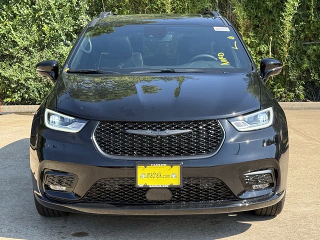 New 2026 Chrysler Pacifica Limited w/ S Appearance Package image 3