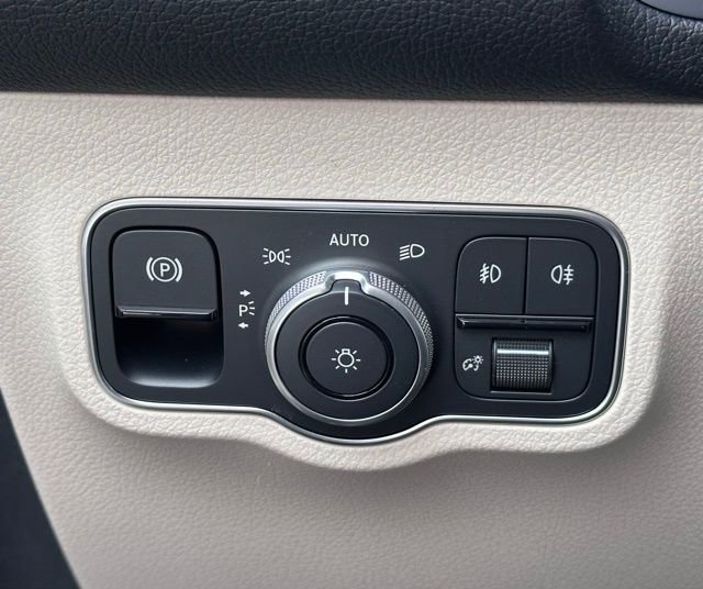 New 2026 Mercedes-Benz GLB 250 4MATIC image 17