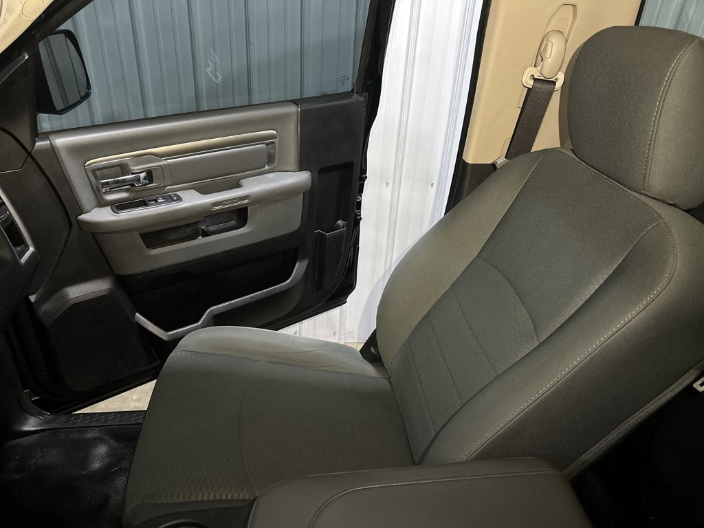 Used 2015 RAM 3500 Tradesman w/ Power & Remote Entry Group image 28