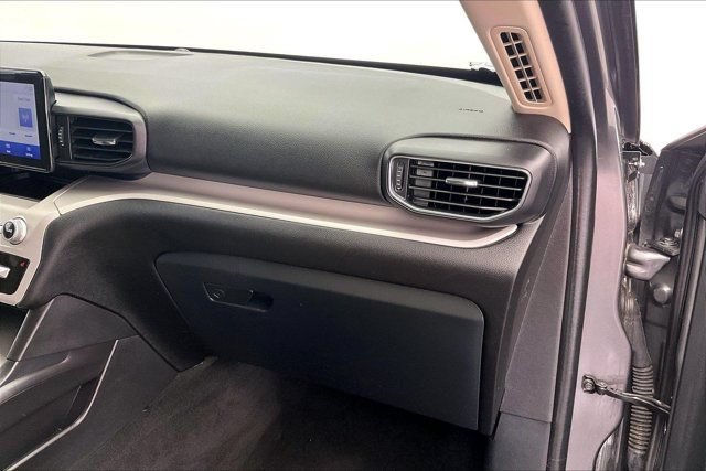 Used 2023 Ford Explorer XLT AWD/4WD image 15
