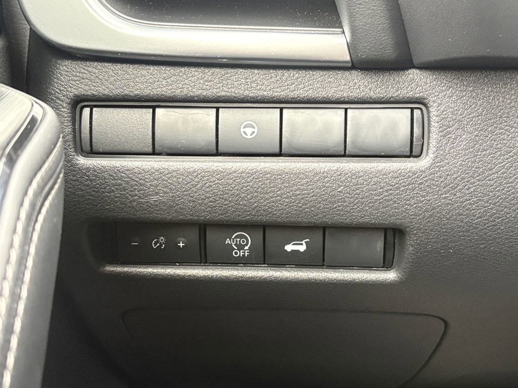 Used 2026 Nissan Rogue SV w/ SV Premium Package image 31