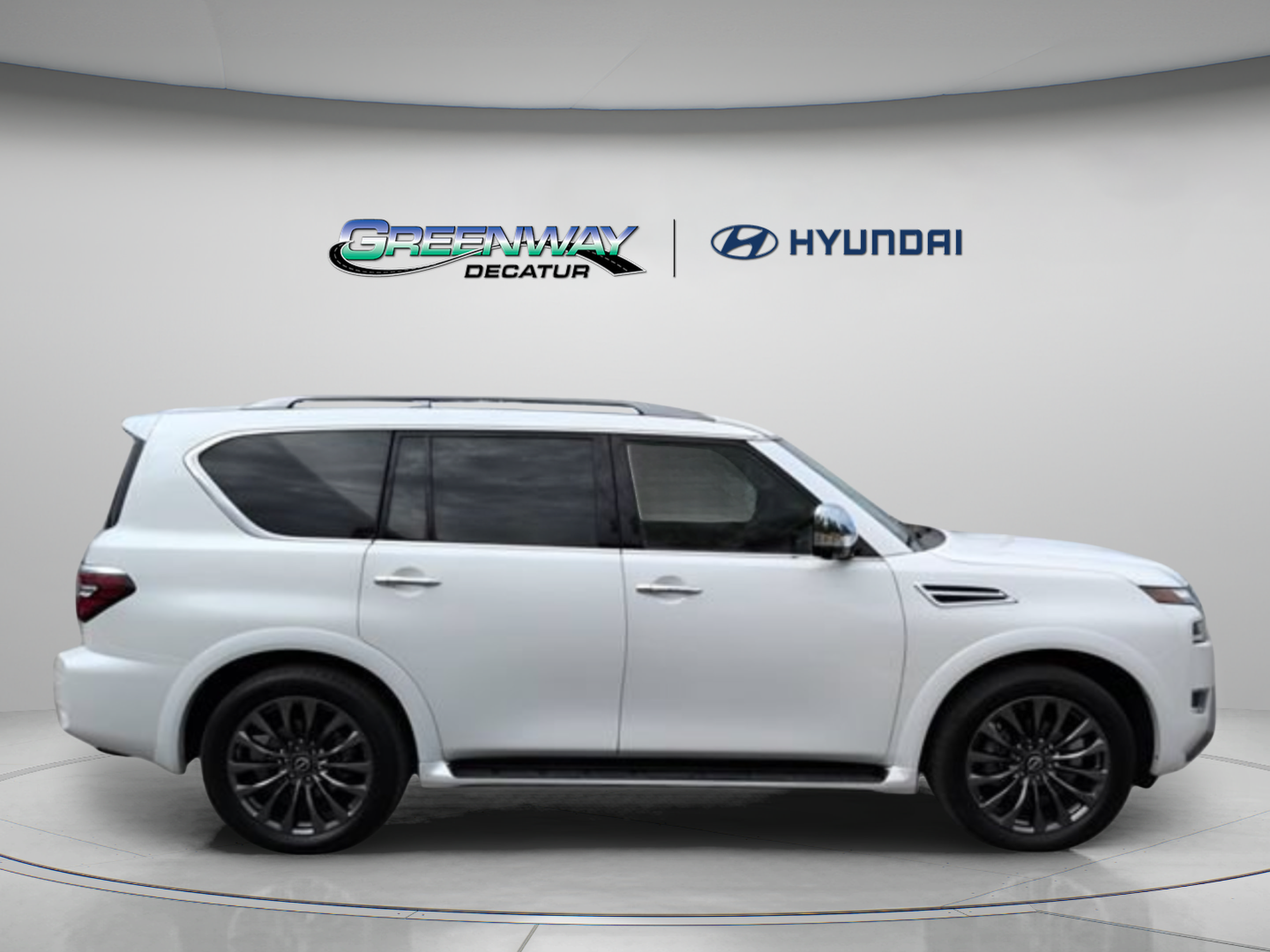 Used 2023 Nissan Armada Platinum w/ Captain's Chairs Package RWD image 9