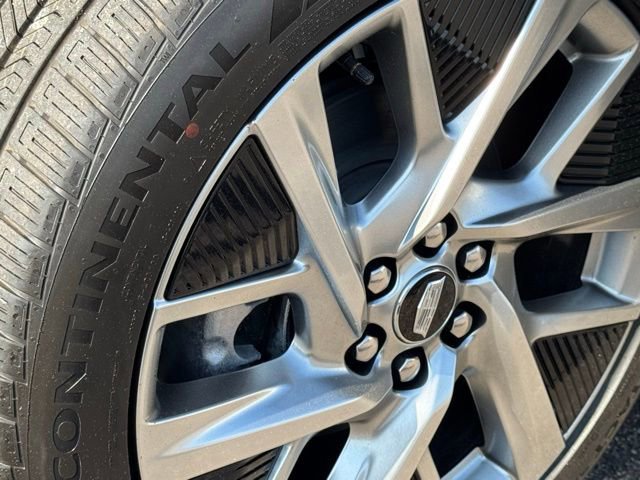 New 2025 Cadillac Optiq Luxury 1 image 12