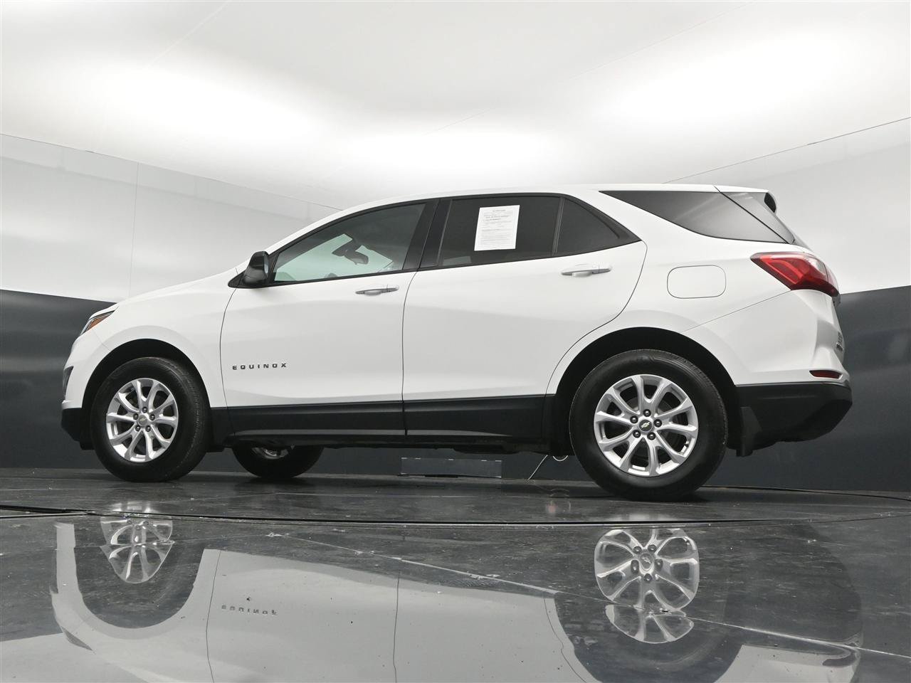 Used 2019 Chevrolet Equinox LS w/ LS Convenience Package AWD/4WD image 34