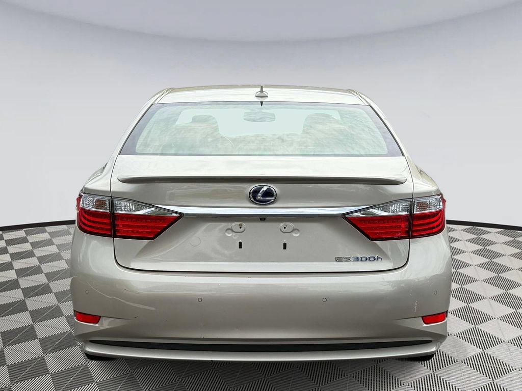 Used 2013 Lexus ES 300h w/ Luxury Pkg FWD image 3