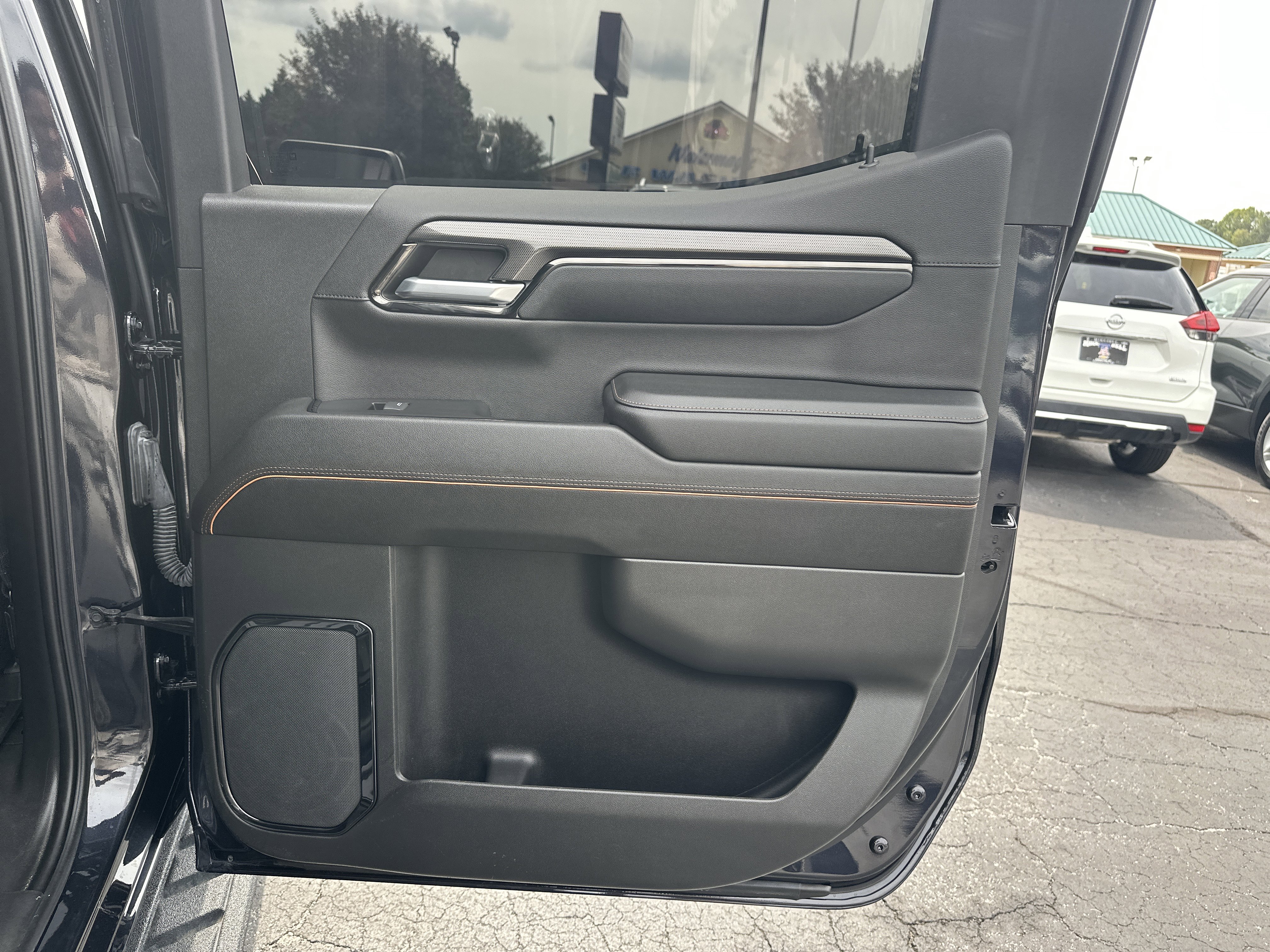 Used 2023 GMC Sierra 1500 AT4 w/ Technology Package image 17