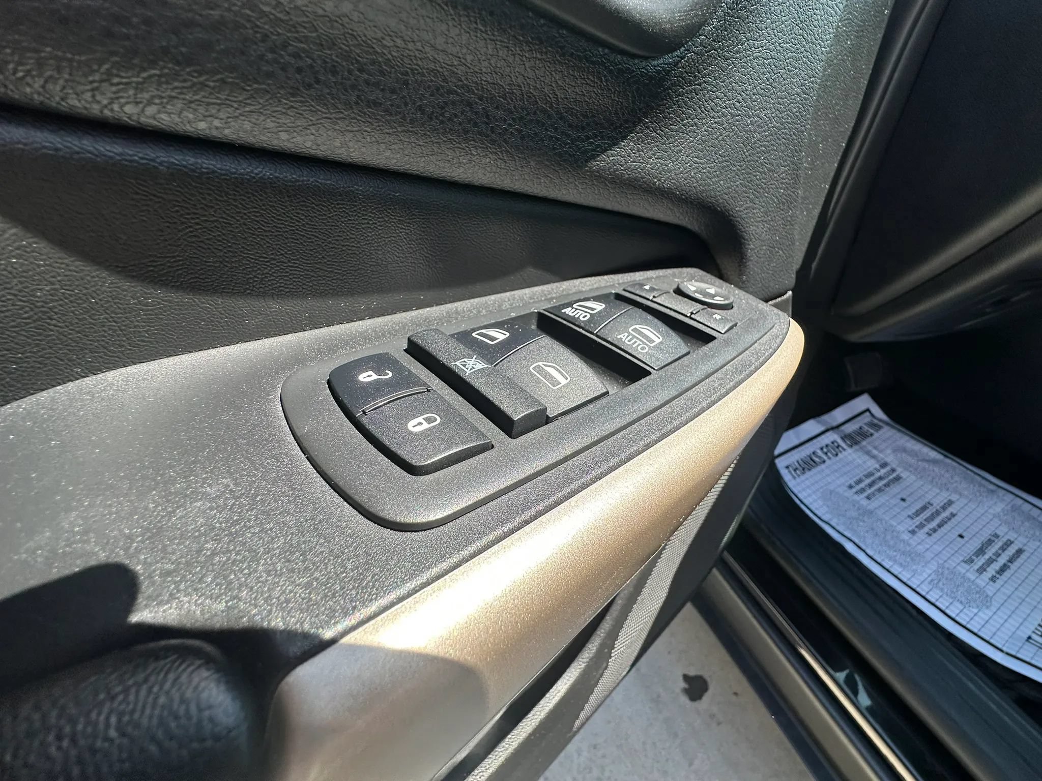 Used 2018 Jeep Cherokee Limited AWD/4WD image 25