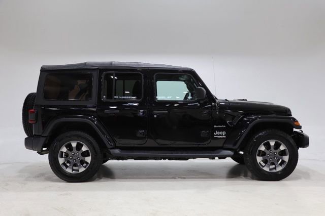 Used 2018 Jeep Wrangler Unlimited Sahara w/ Cold Weather Group image 9