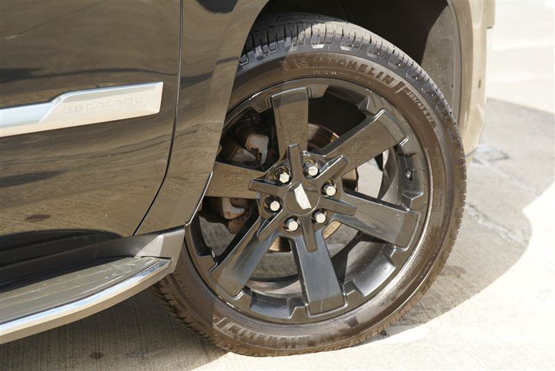 Used 2017 Cadillac Escalade Luxury AWD/4WD image 19