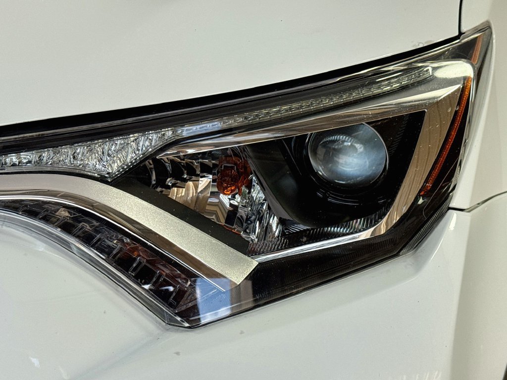 Used 2018 Toyota RAV4 XLE w/ Convenience Package AWD/4WD image 37