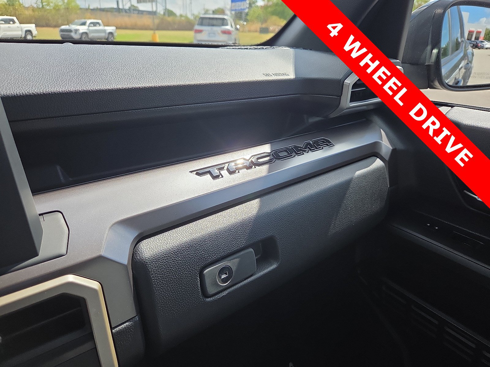 Used 2025 Toyota Tacoma TRD Sport AWD/4WD image 22