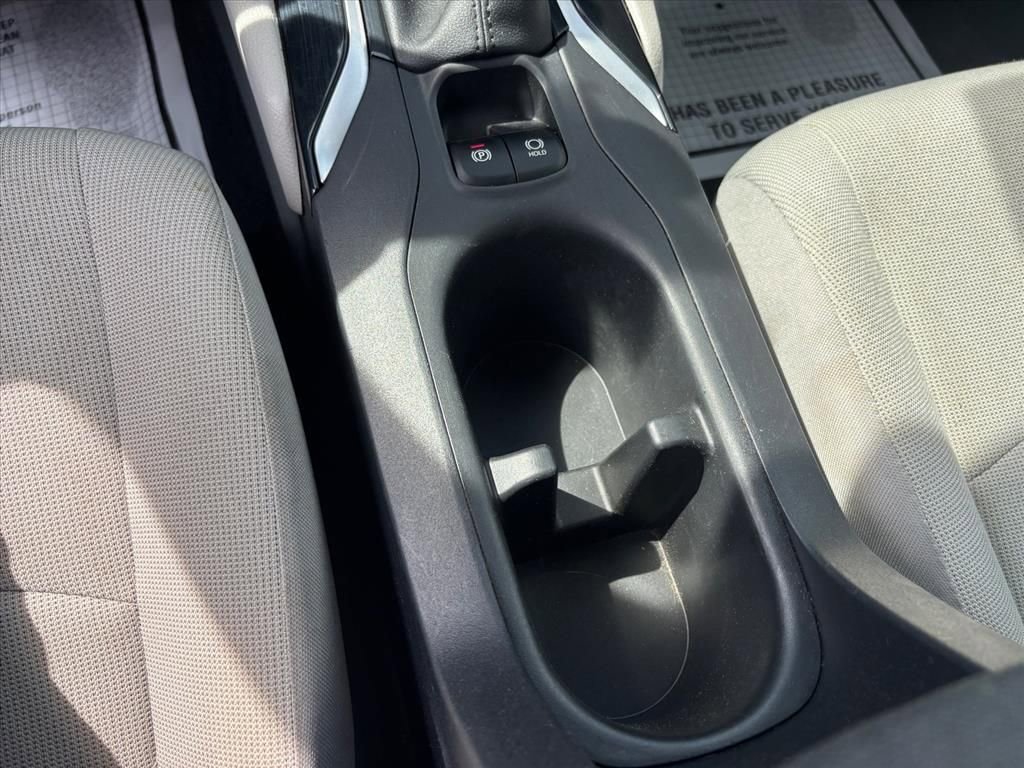 Used 2024 Toyota Corolla Cross L FWD image 19