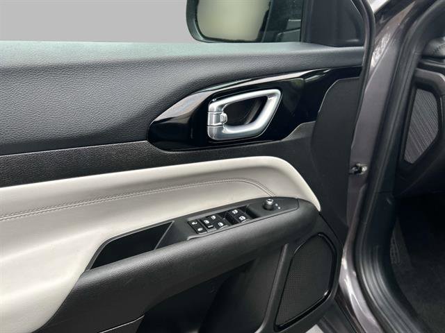 Certified 2024 Jeep Compass Limited image 18