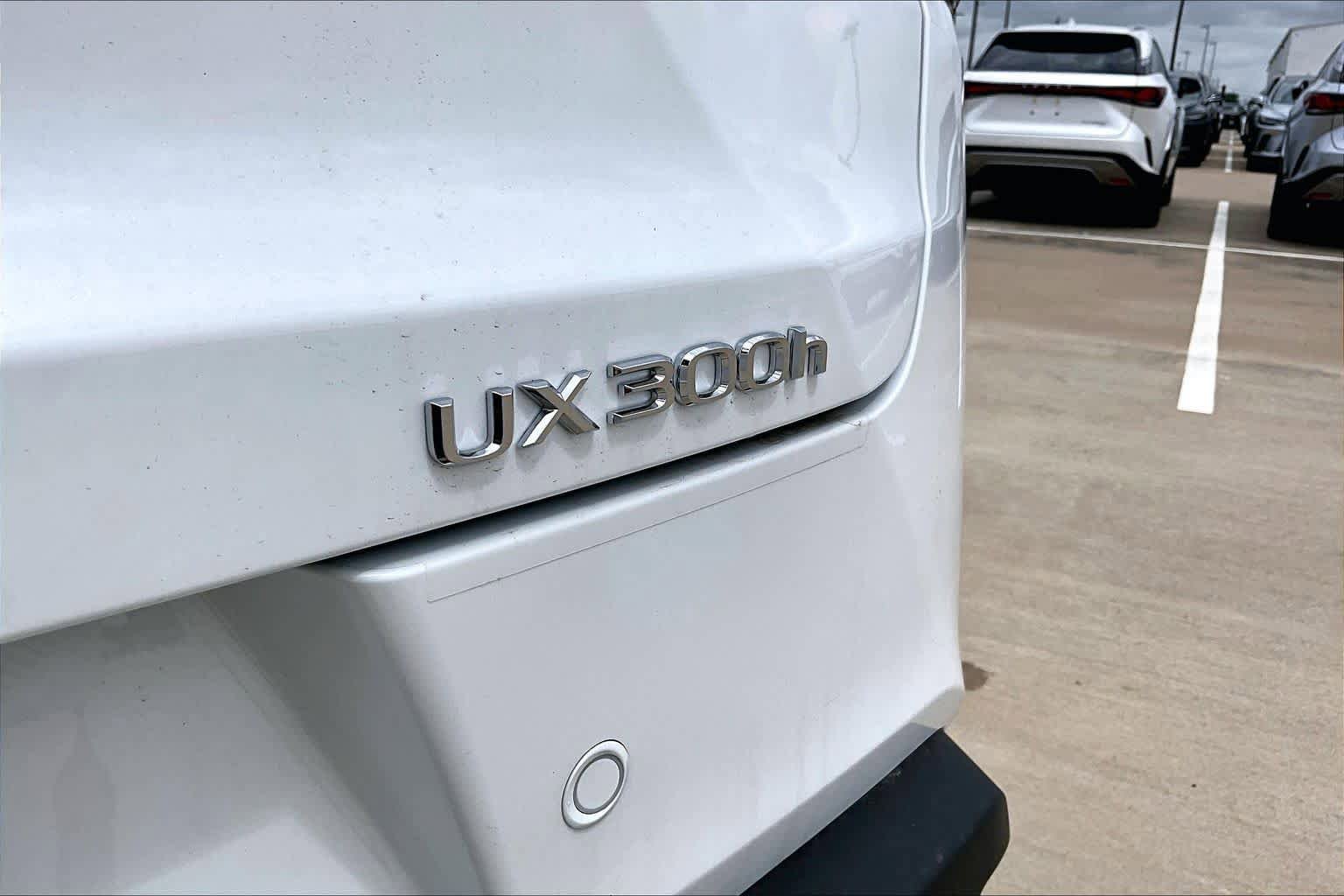 New 2026 Lexus UX 300h FWD image 15