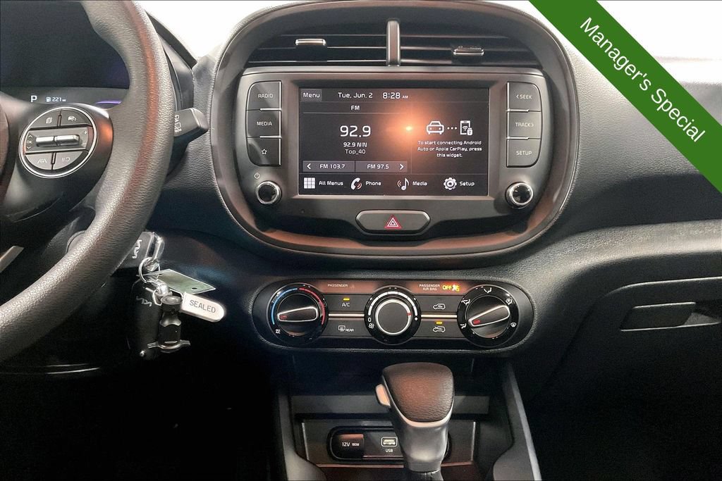 Used 2025 Kia Soul LX w/ LX Technology Package FWD image 7