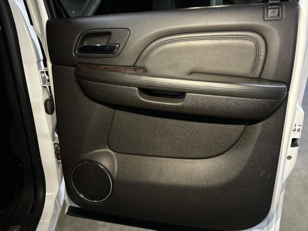 Used 2014 GMC Sierra 2500 Denali w/ Suspension Package, Off-Road image 32